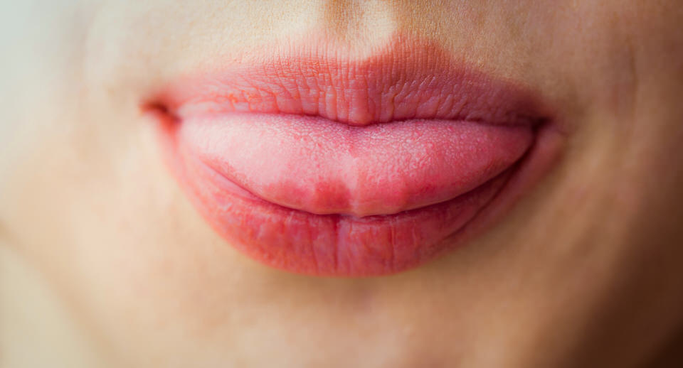 舌が白い?舌の汚れは口臭の原因に!舌の汚れ「舌苔」の取り方を教えます